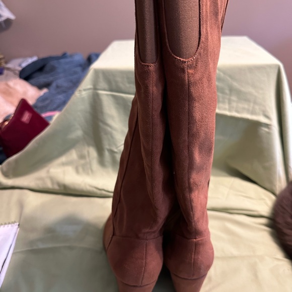 Journee Langley Wide Calf Boots - Picture 4 of 5